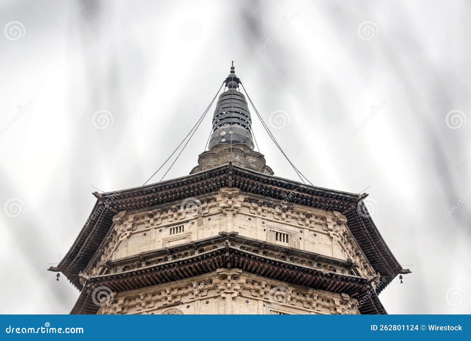 A scenic view of wanbu_huayanjing_pagoda_white_pagoda