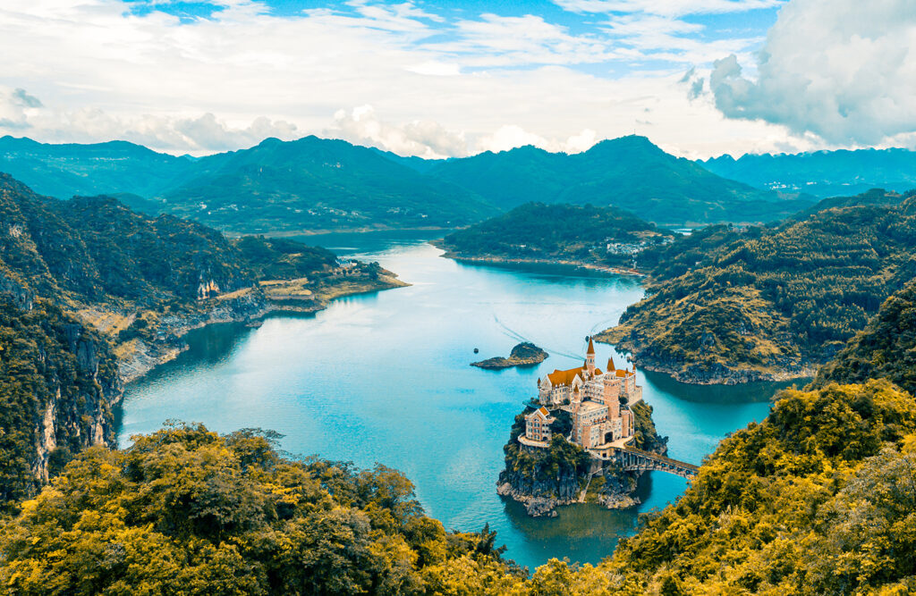 Wanfeng Lake: Discover the Serenity of China’s Stunning Landscape