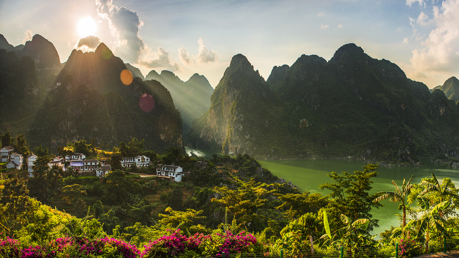 A scenic view of wanfeng lake