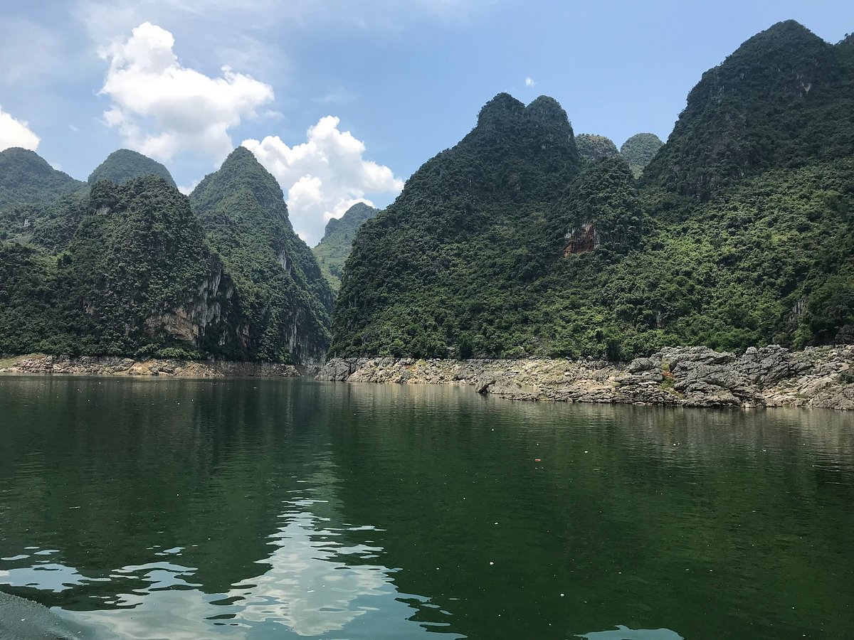 A scenic view of wanfeng lake