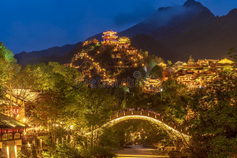 A scenic view of wanfotang_grottoes_yixian
