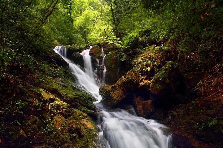 A scenic view of wansheng_heishan_valley