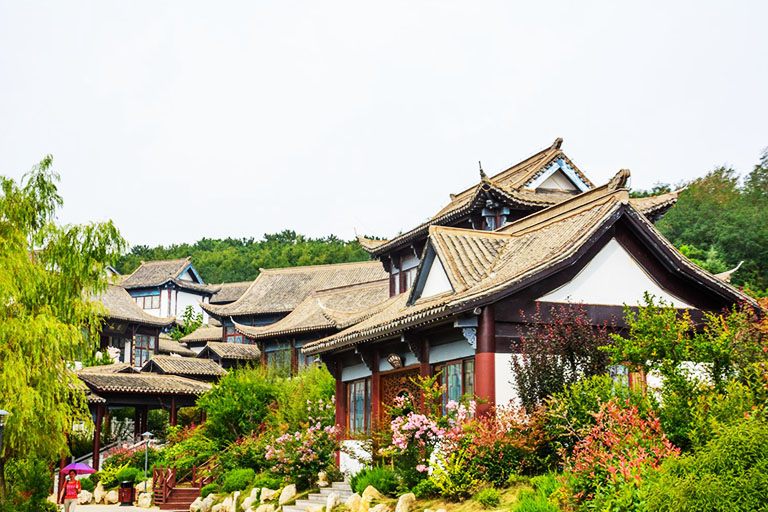 A scenic view of Weihai Huaxia City