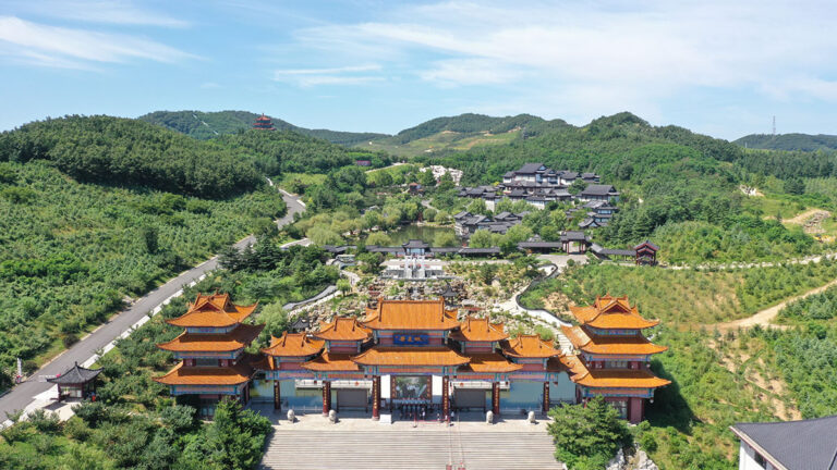 Experience the Vibrant Culture and History of Weihai Huaxia City
