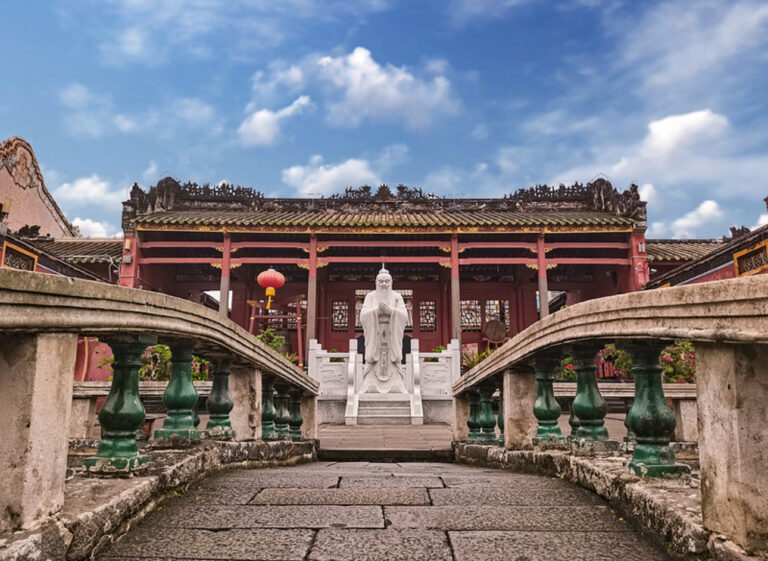 A Spiritual Retreat at Wenchang Confucius Temple: Embrace Peace and Reflection