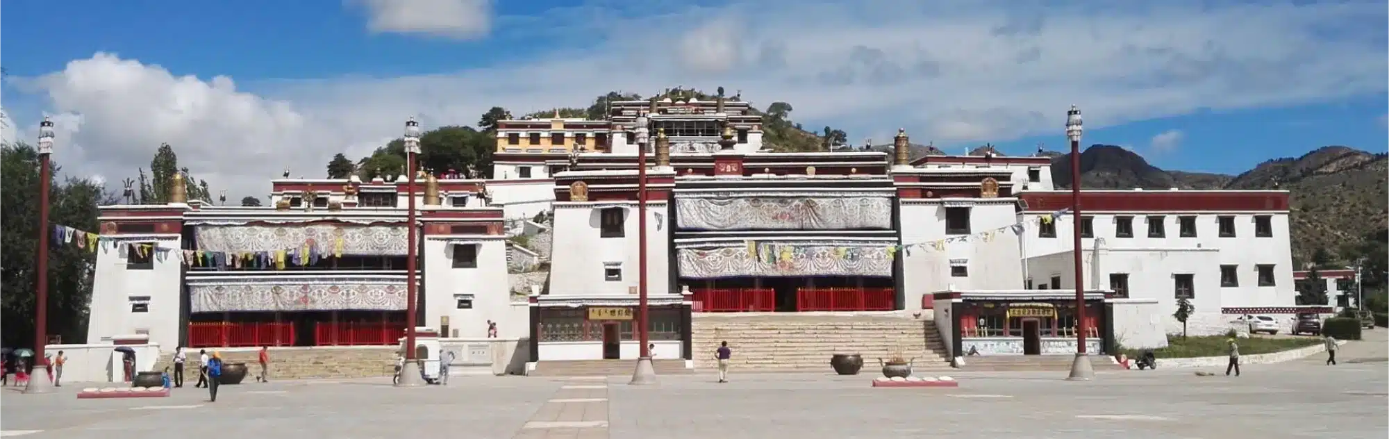 A scenic view of wudangzhao_monastery
