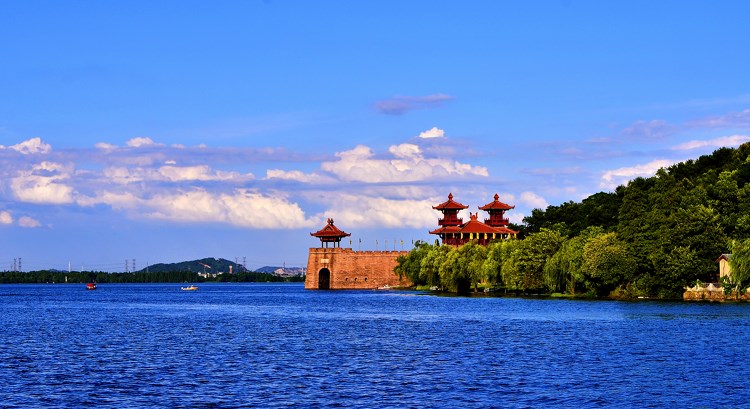 A scenic view of Wuhan East Lake