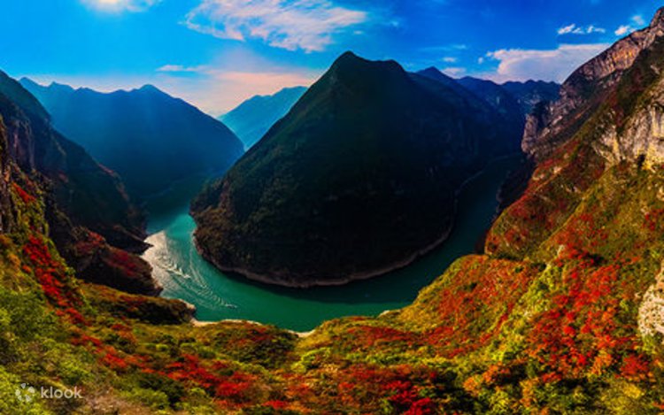 A scenic view of wushan_three_gorges