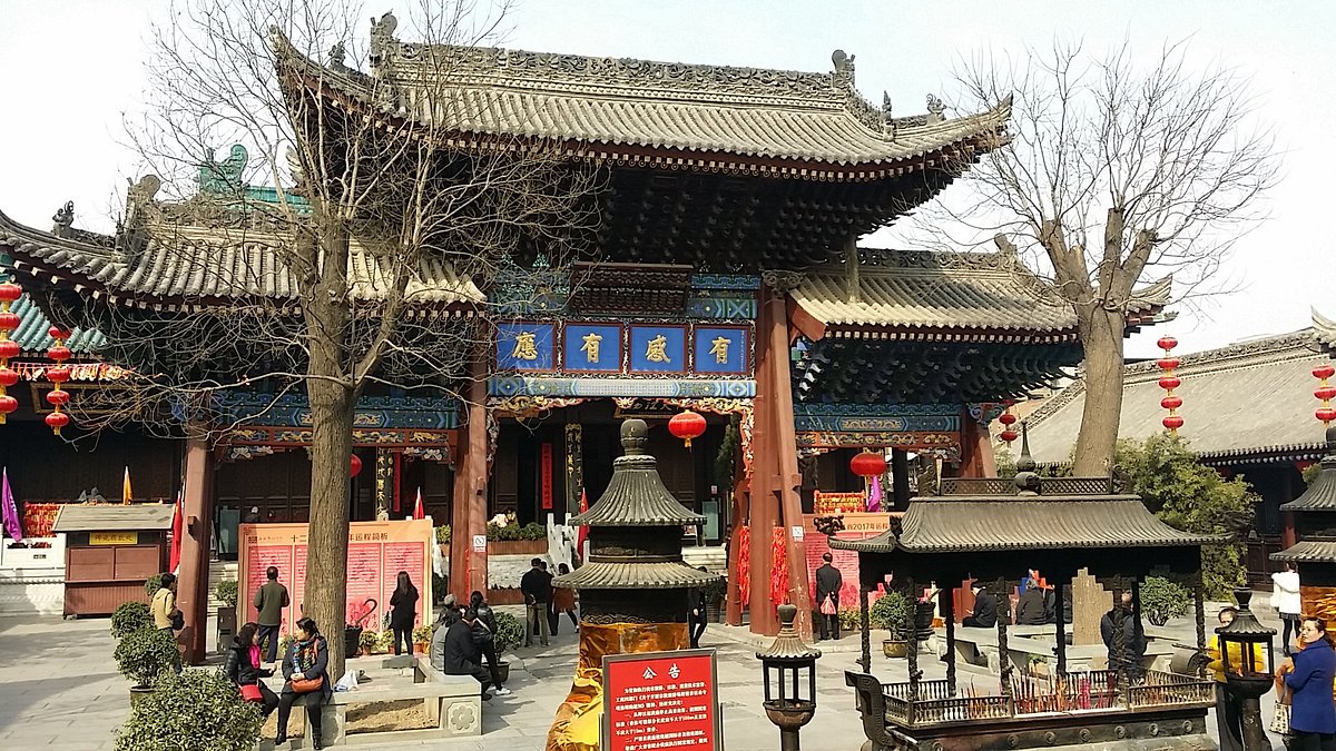 A scenic view of xian_city_god_temple