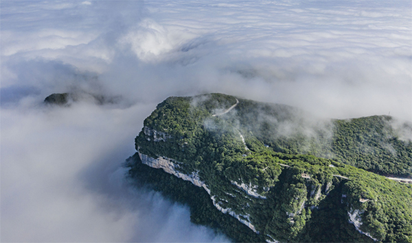 A scenic view of xianggu_shanzhuang_scenic_area