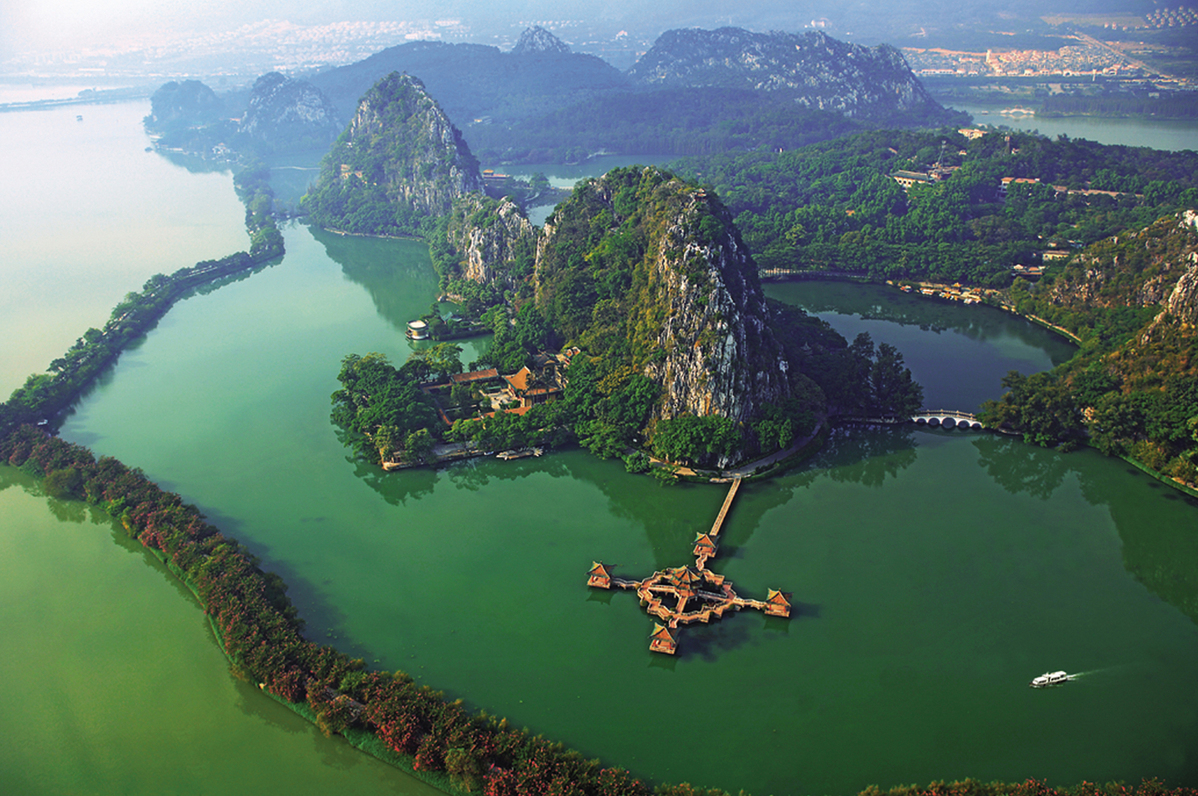 A scenic view of xianggu_shanzhuang_scenic_area