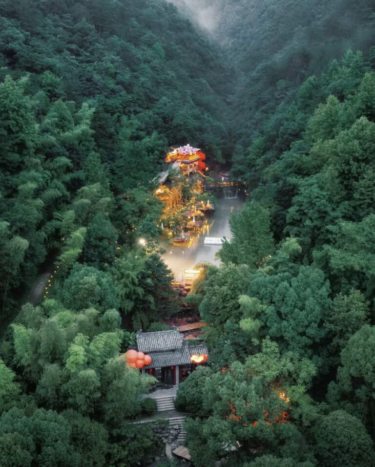 Xianggu Shanzhuang Scenic Area: A Journey Through Breathtaking Landscapes