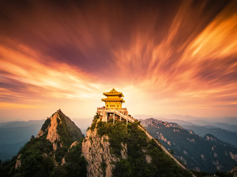 A scenic view of Xiangji Ping Ancient Buildings