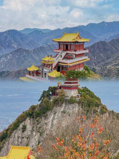 A scenic view of Xianshen Lou
