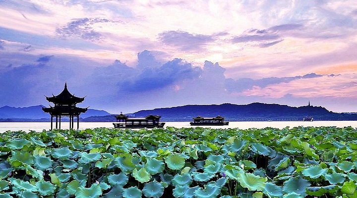 A scenic view of Xianshen Lou