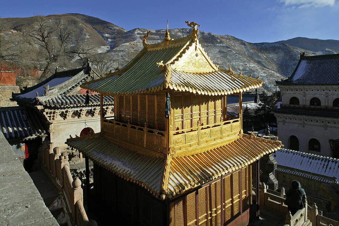 A scenic view of Xiantong Temple