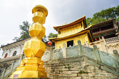 A scenic view of Xiantong Temple