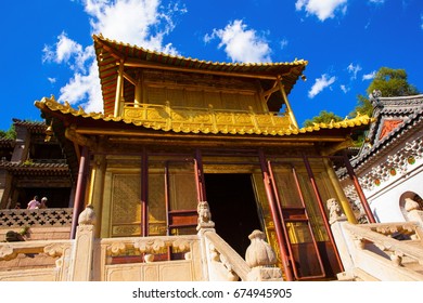 A scenic view of Xiantong Temple