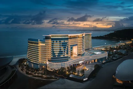A scenic view of xiaomeisha sea world