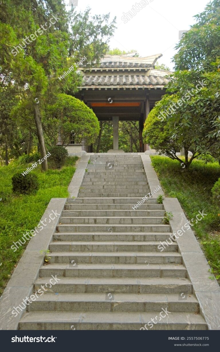 Experience Tranquility at Xiaoyao Jin and Huchun Garden: A Must-Visit Destination