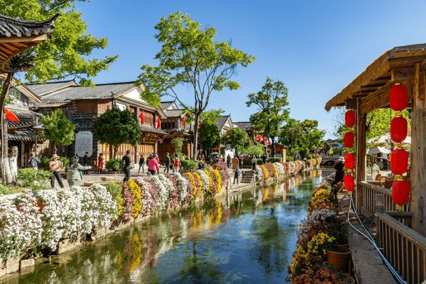 A scenic view of xifu_old_street_cultural_tourism_scenic_area