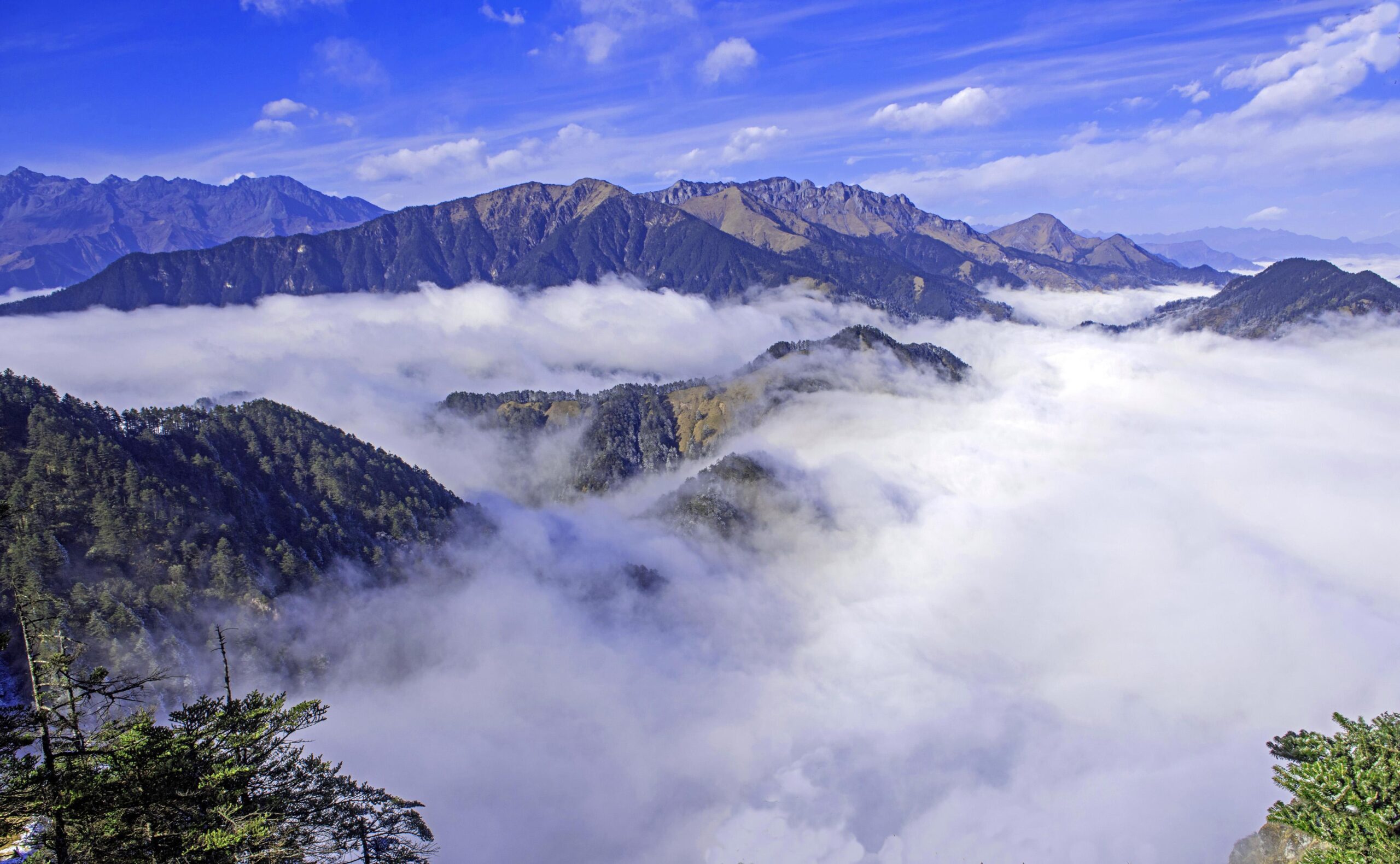 A scenic view of xiling snow mountain