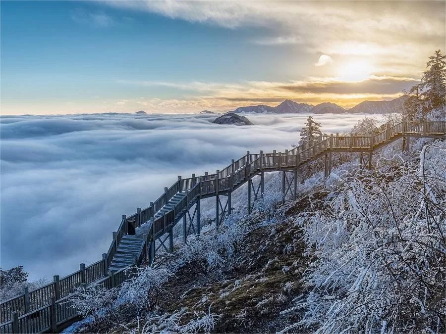 A scenic view of xiling snow mountain