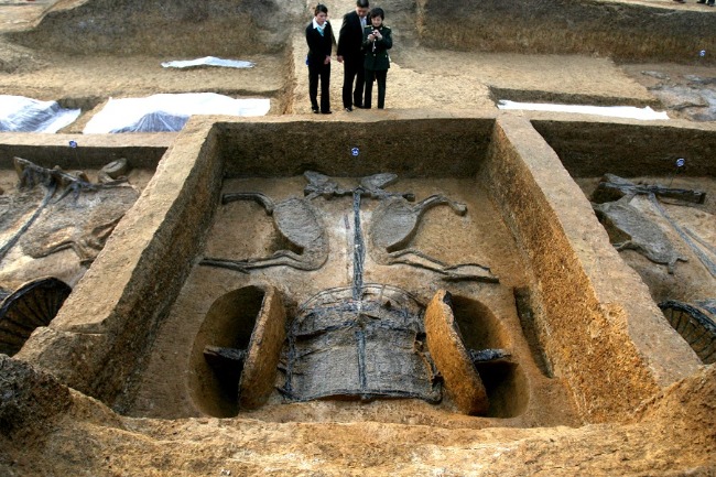 A scenic view of Xiongjiazhong Tomb Site