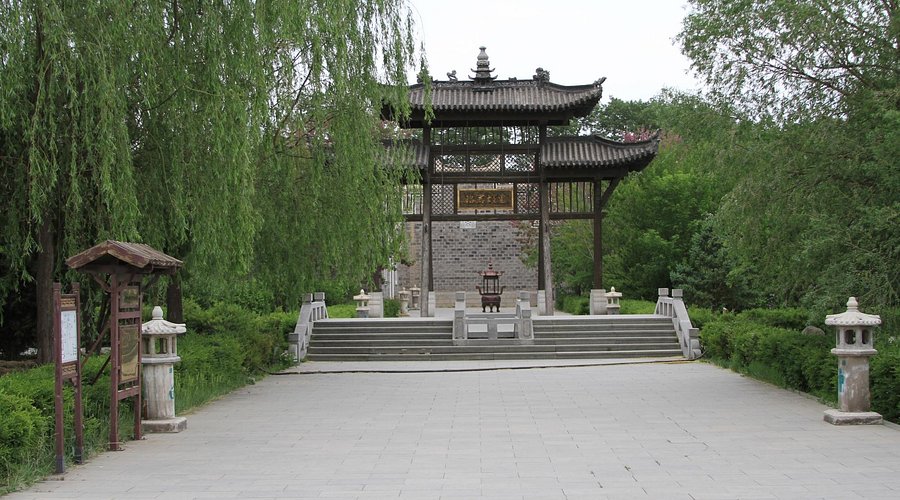 A scenic view of Xiongjiazhong Tomb Site