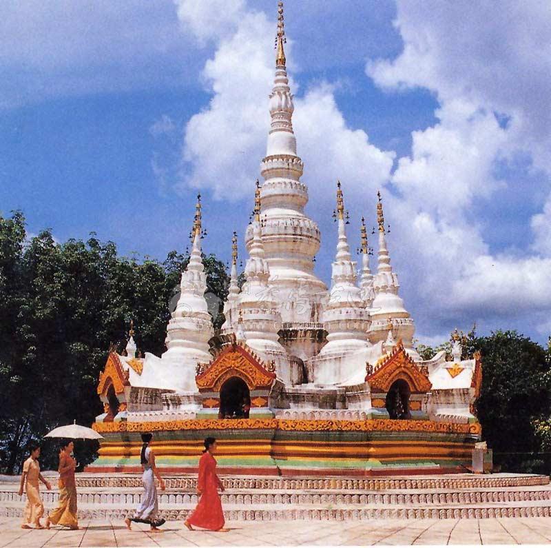 A scenic view of xishuangbanna manfeilong pagoda