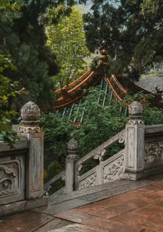 A scenic view of Xuanzhong Temple