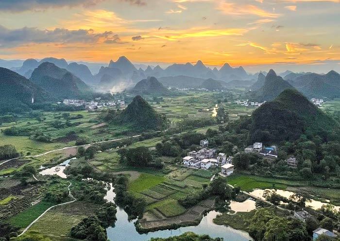 A scenic view of yangjiagou_revolutionary_former_site