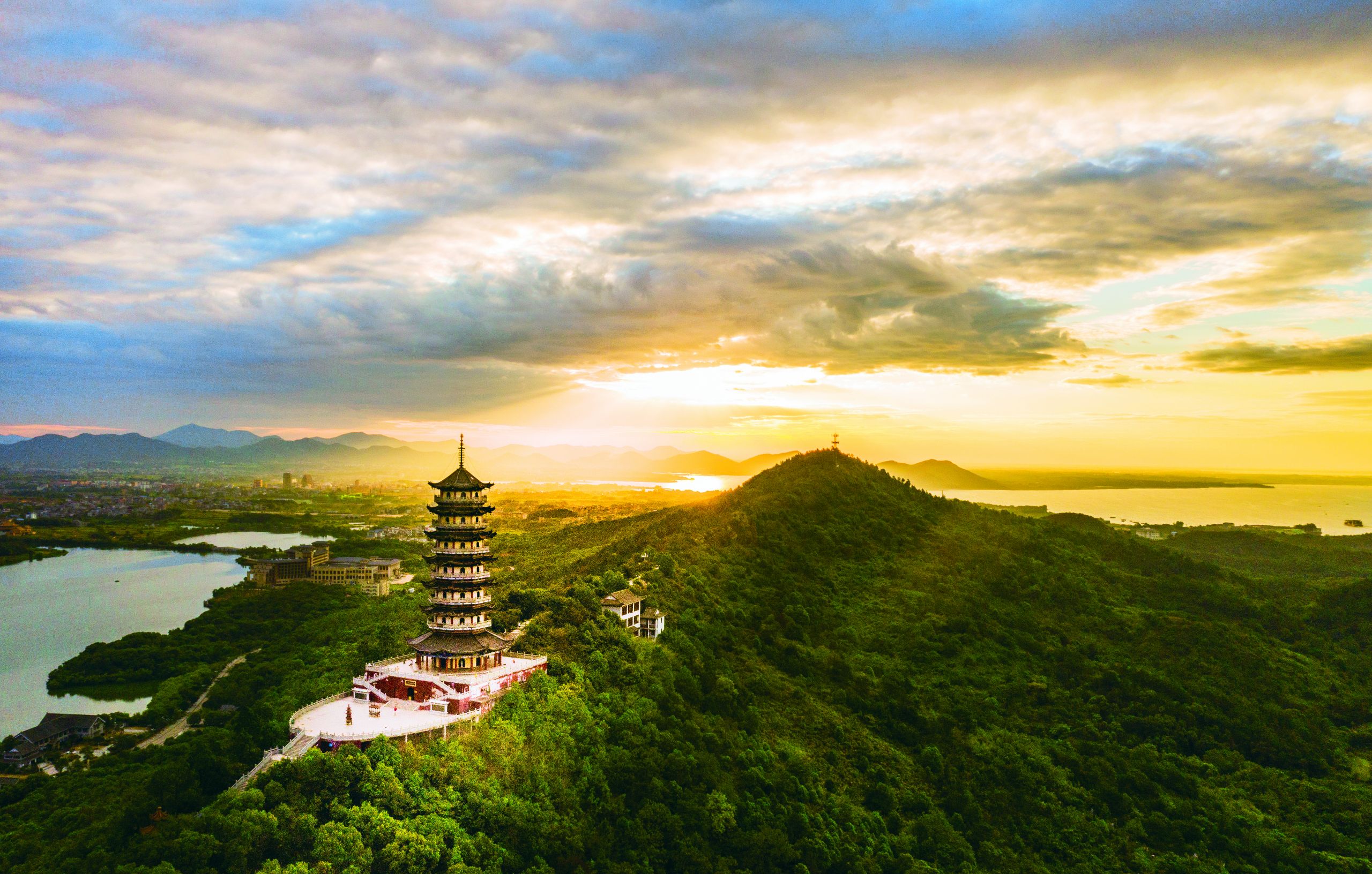 A scenic view of yangjiagou_revolutionary_former_site