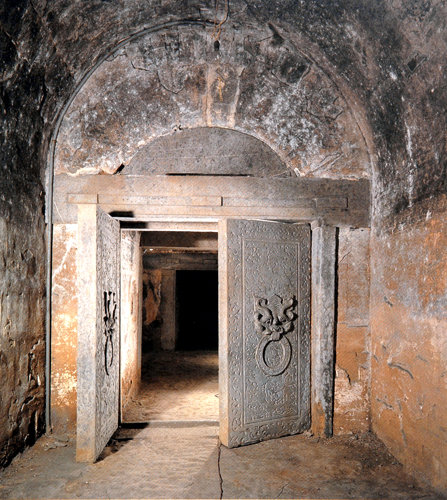 A scenic view of yangshan han dynasty tombs