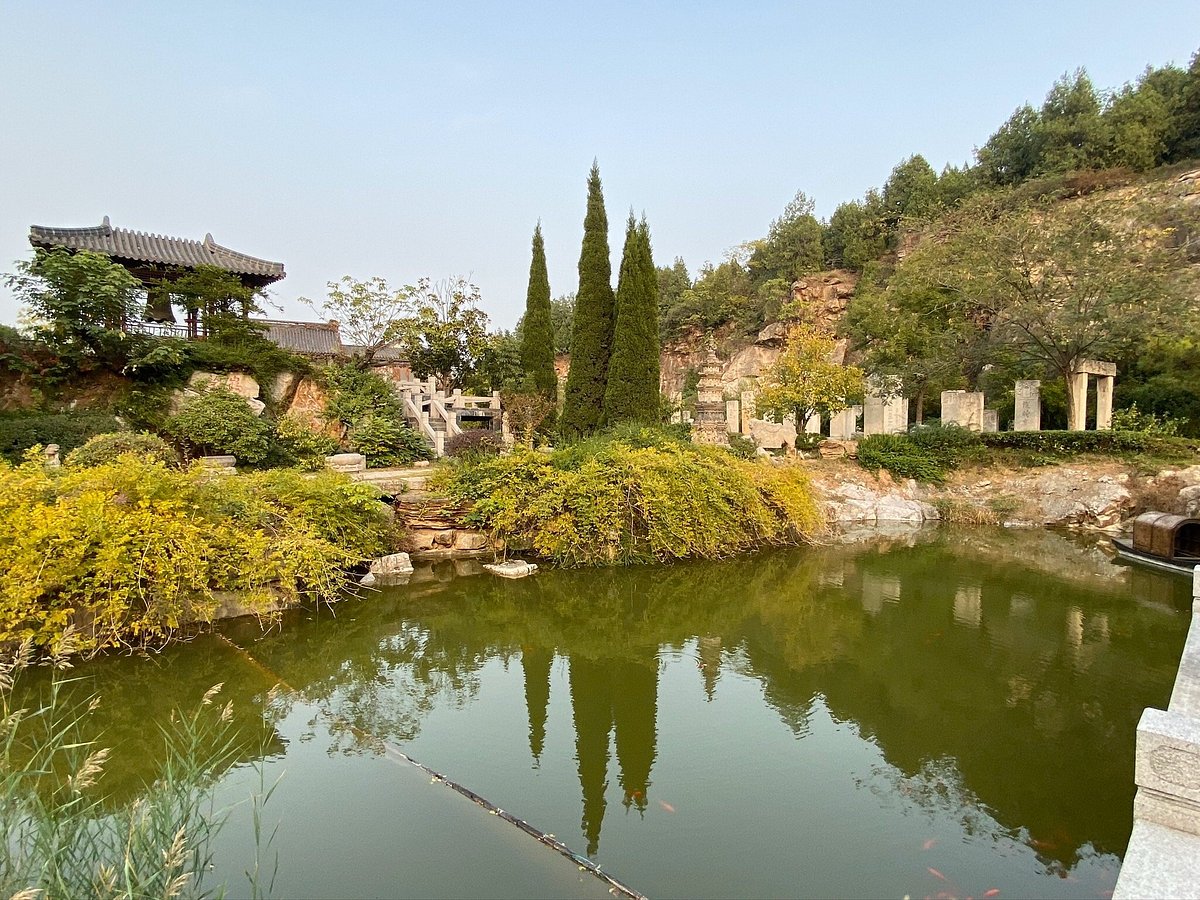 A scenic view of yangshan han dynasty tombs