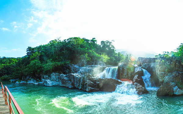 A scenic view of yanoda rainforest cultural tourism zone