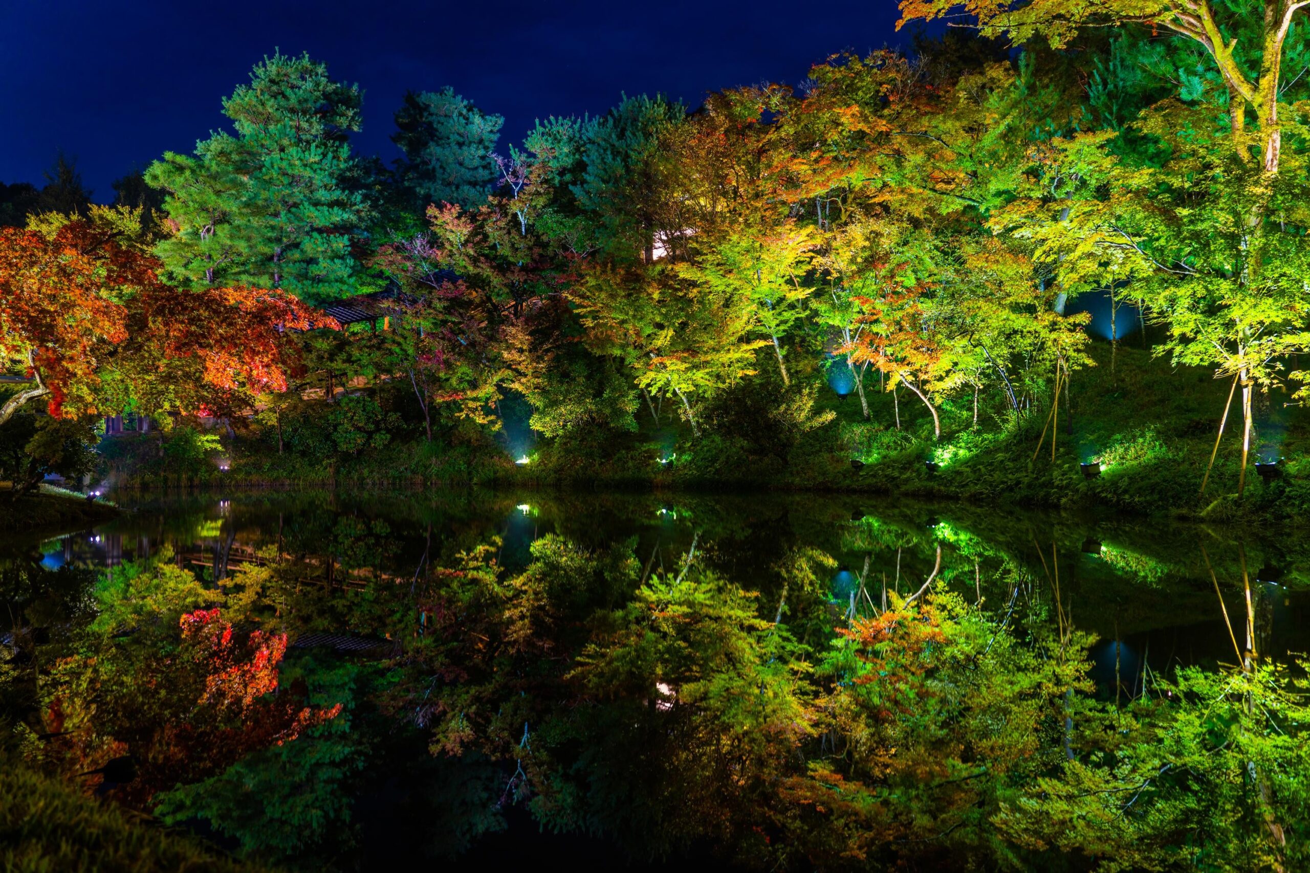 A scenic view of Yansai Lake