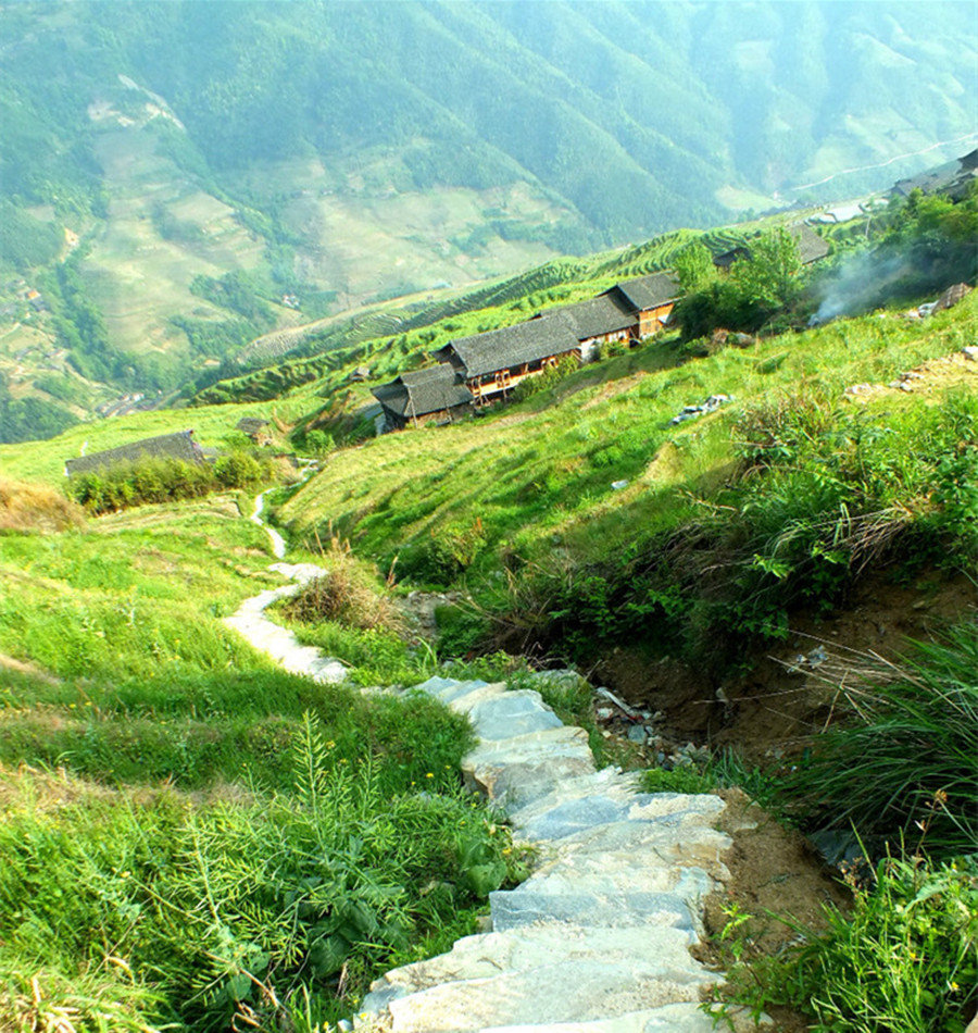 A scenic view of Yao Mountain