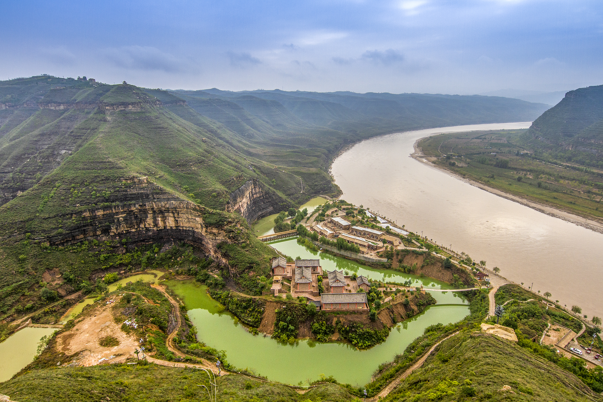 A scenic view of yellow_river_qiankun_bay_scenic_area