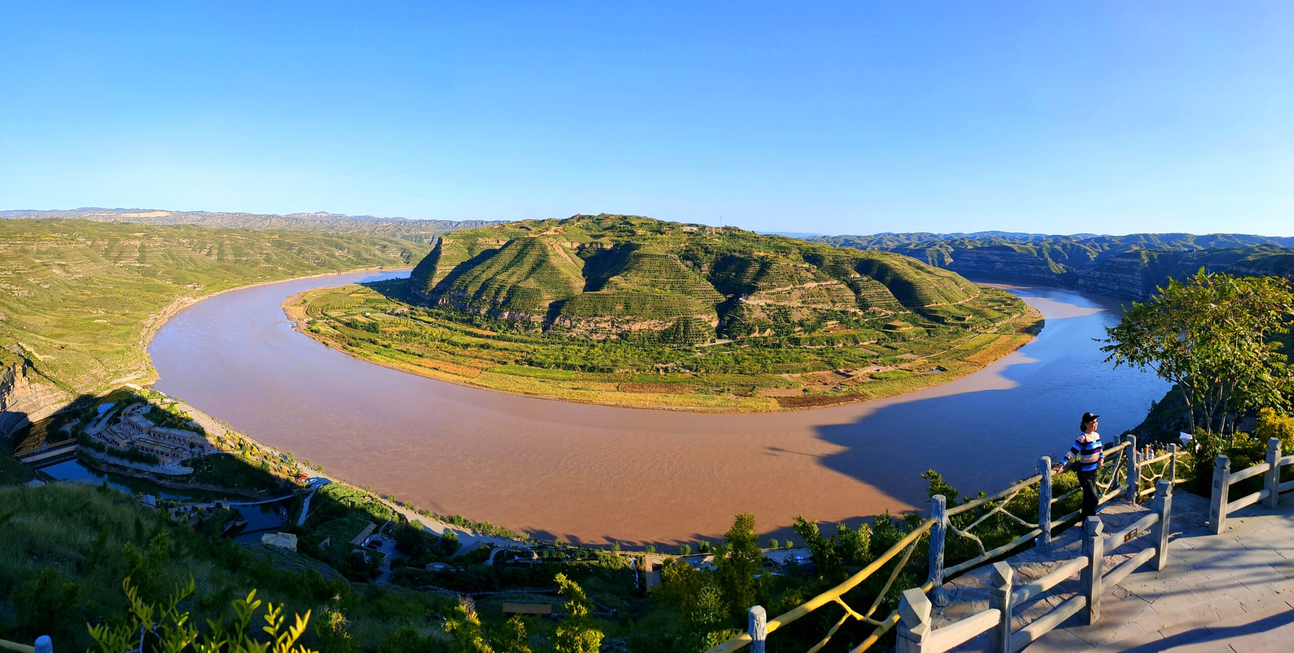 A scenic view of yellow_river_qiankun_bay_scenic_area