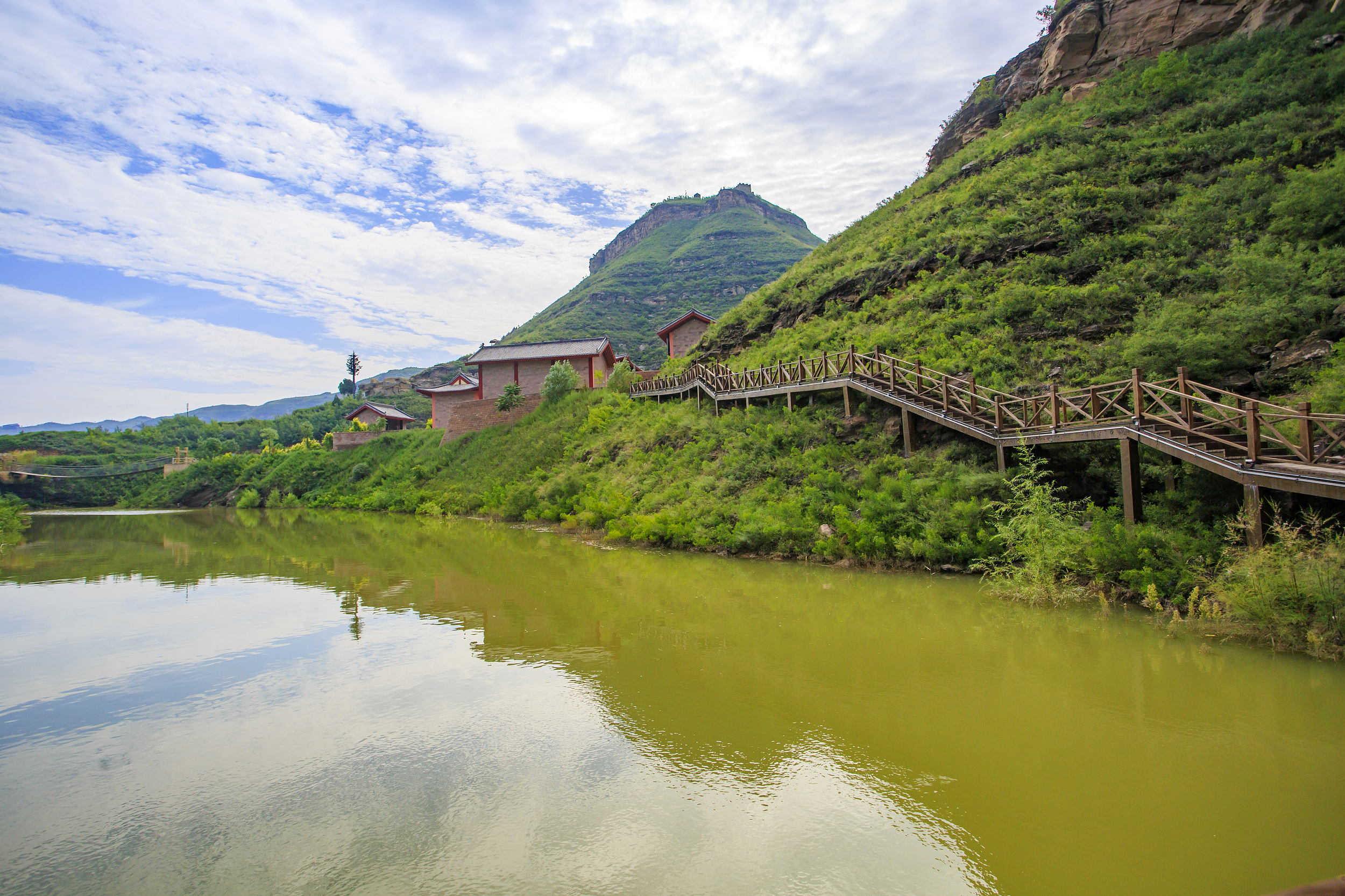 A scenic view of yellow_river_qiankun_bay_scenic_area