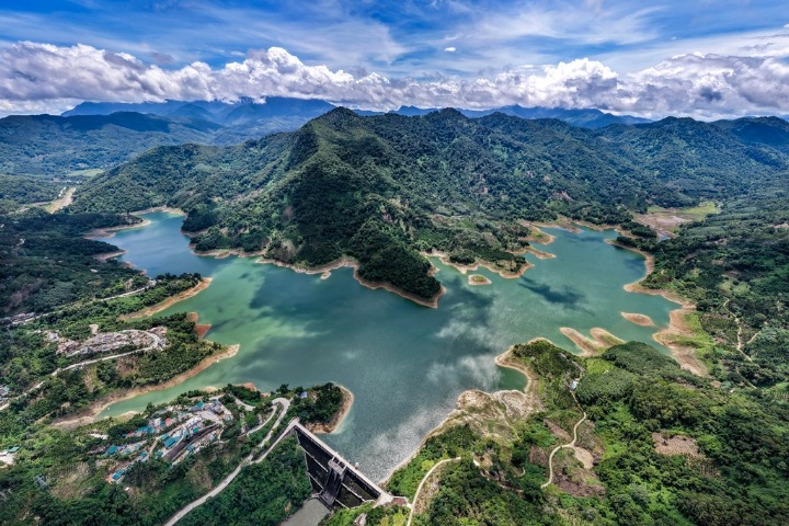 A scenic view of Yimeng Mountain