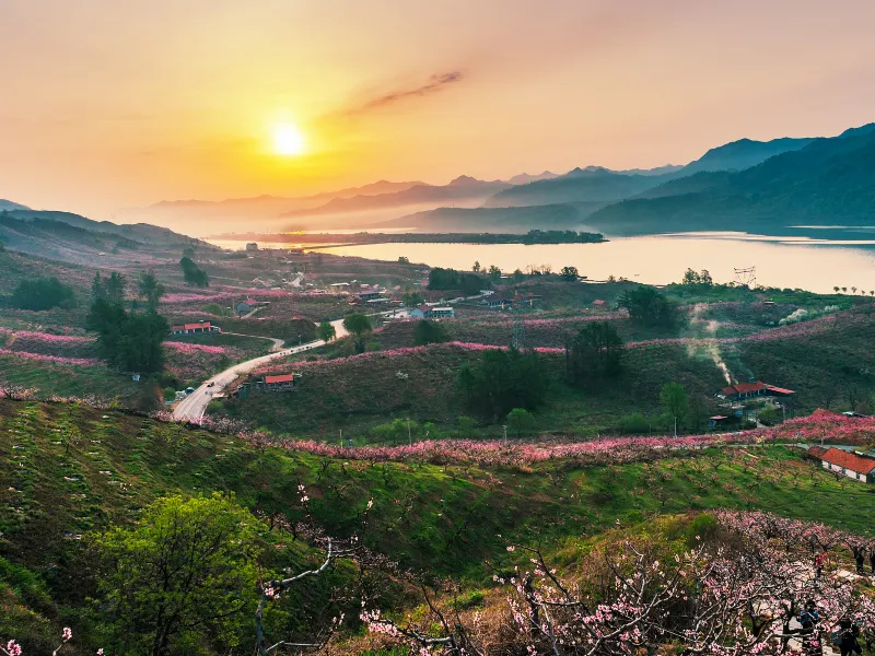 A scenic view of yinghua mountain