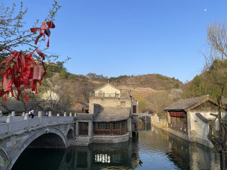 Discover the Majestic Beauty of Yinghua Mountain: A Traveler’s Guide