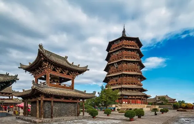 A scenic view of Yingxian Wooden Pagoda