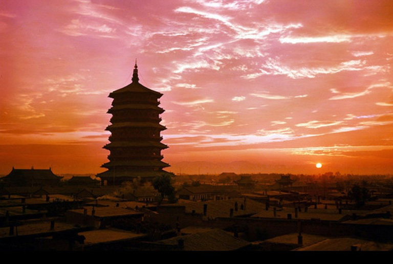 A scenic view of Yingxian Wooden Pagoda