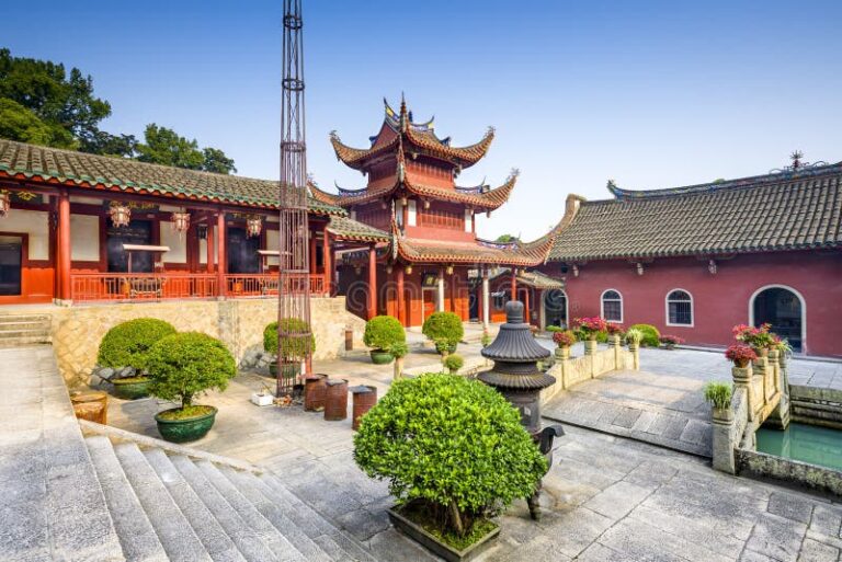 Discover the Tranquil Beauty of Yongquan Temple
