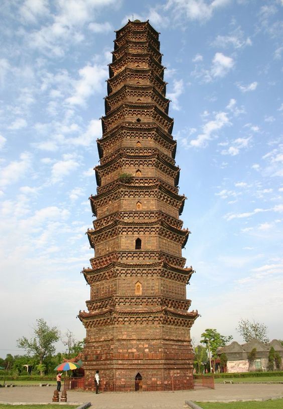 Exploring the Cultural Significance of the Youguo Temple Iron Pagoda