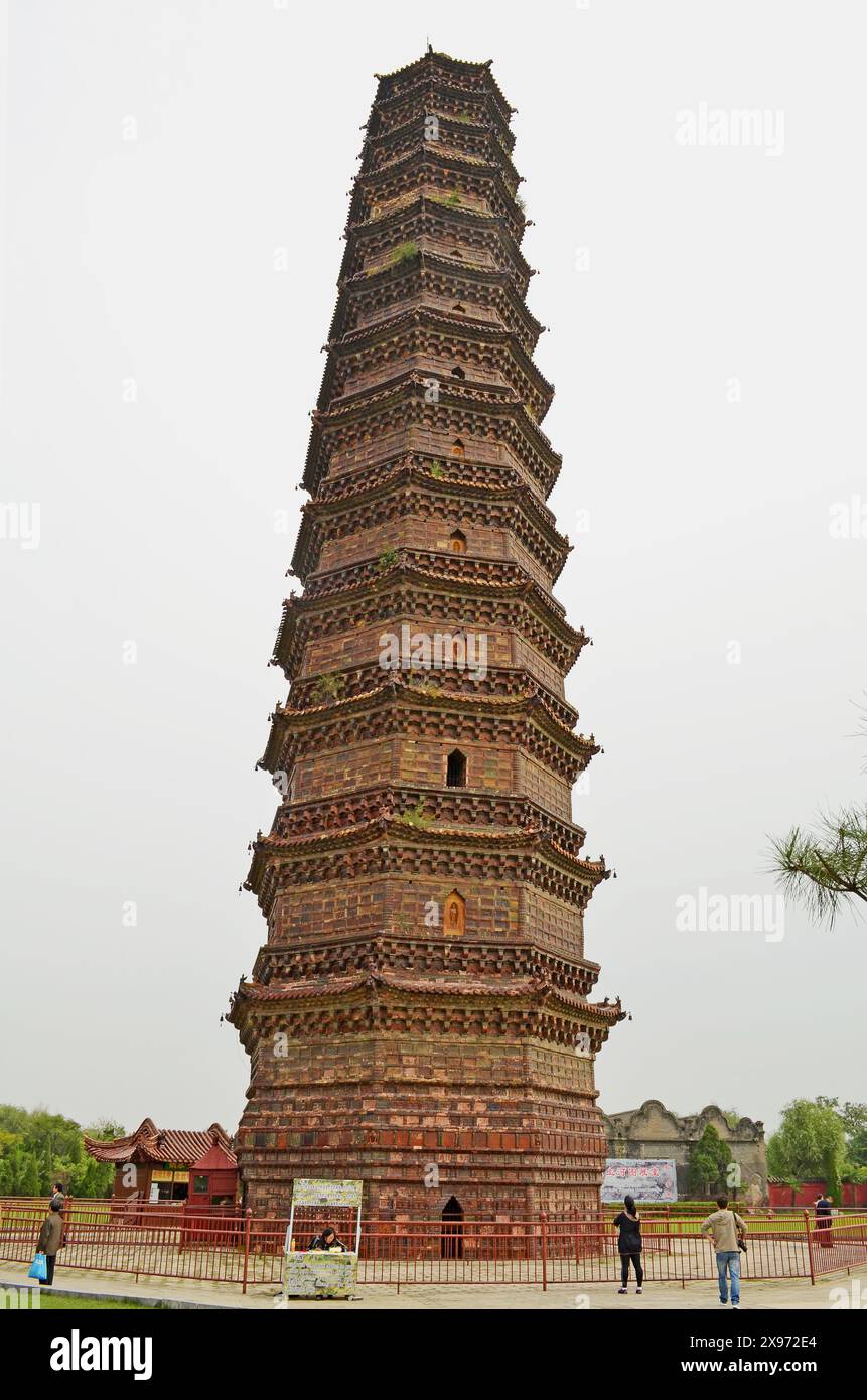 A scenic view of Youguo Temple Iron Pagoda