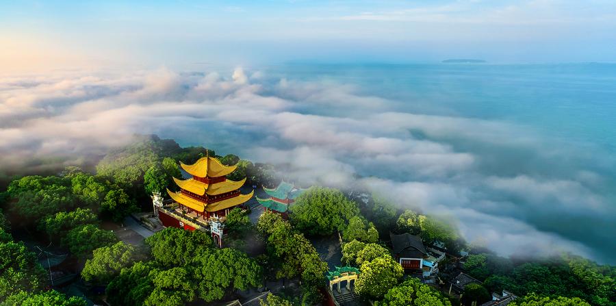 A scenic view of Yueyang Tower